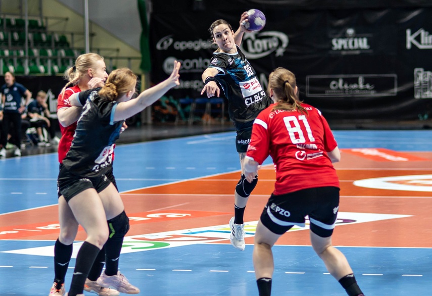 Start wraca na bezpieczną pozycję zdjęcie nr 344922