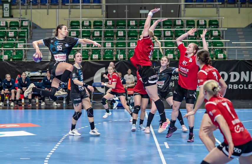 Start wraca na bezpieczną pozycję zdjęcie nr 344940