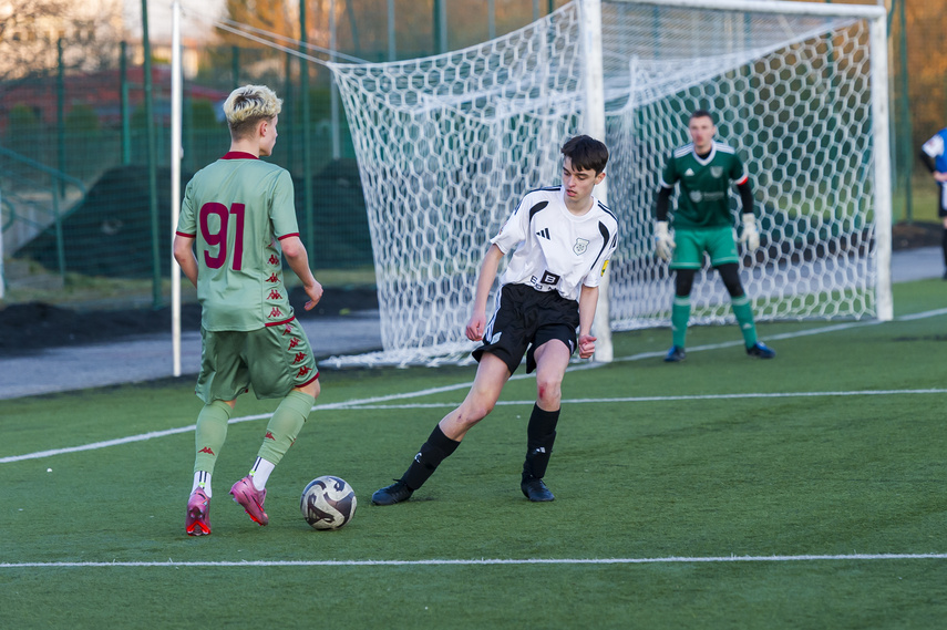 Juniorzy piszą historię Dębu zdjęcie nr 344976