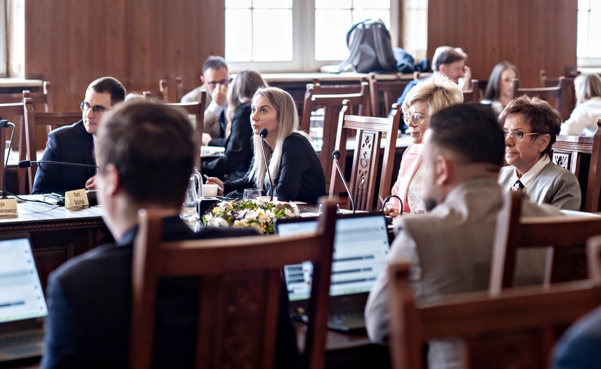 Sesja Rady Miejskiej. Czym zajmowali się radni zdjęcie nr 345113