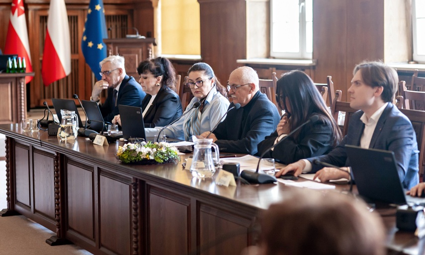 Sesja Rady Miejskiej. Czym zajmowali się radni zdjęcie nr 345115