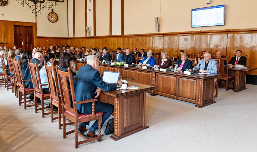 Sesja Rady Miejskiej. Czym zajmowali się radni zdjęcie nr 345109
