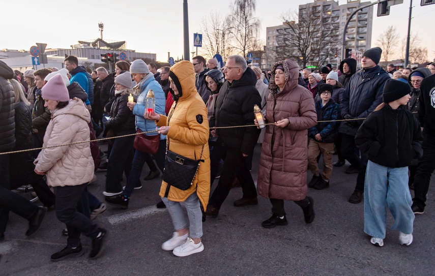 Wierni przeszli przez miasto zdjęcie nr 345708