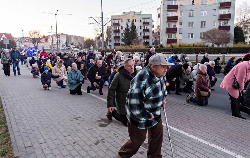 Wierni przeszli przez miasto zdjęcie nr 345704