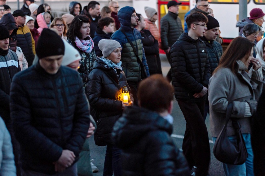 Wierni przeszli przez miasto zdjęcie nr 345724