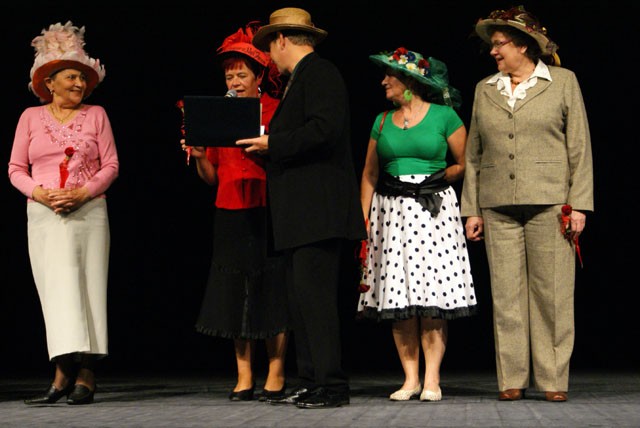 Mirosław Siedler podkreślił podczas konkursu, że sam kapelusz to tylko połowa sukcesu. Dopiero w połączeniu z osobą