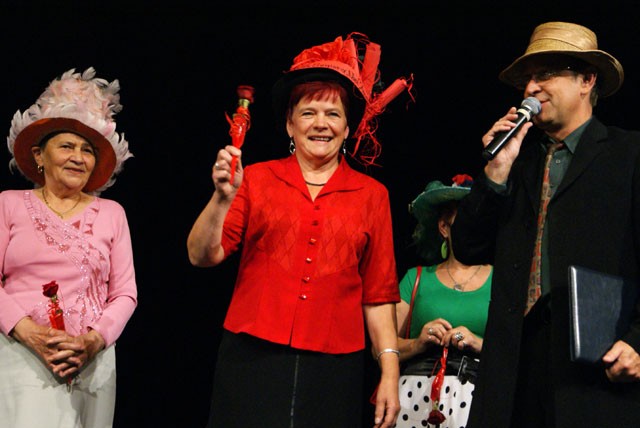 Kapelusz Ekspresyjny prezentuje pani Elżbieta