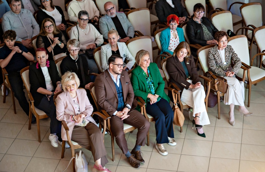 Warto pomagać zdjęcie nr 346045