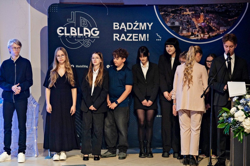 Warto pomagać zdjęcie nr 346052