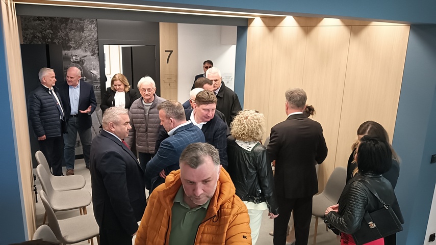 Urzędowe otwarcie z pompą  zdjęcie nr 346314