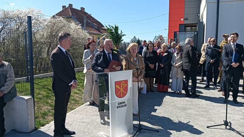 Urzędowe otwarcie z pompą  zdjęcie nr 346275