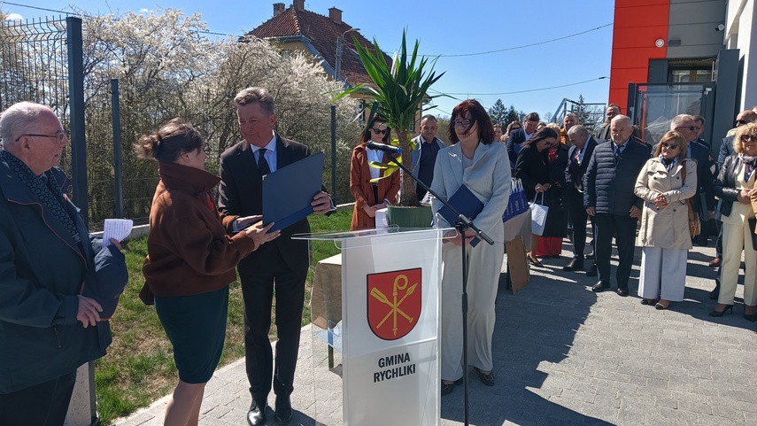 Urzędowe otwarcie z pompą  zdjęcie nr 346278