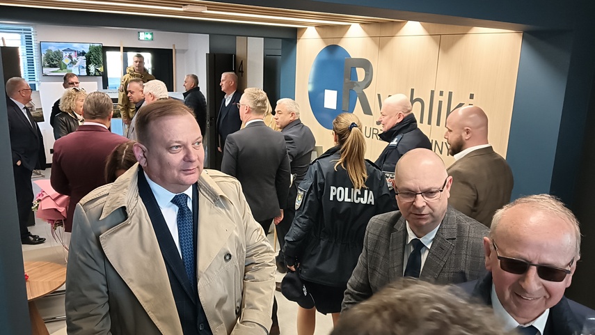 Urzędowe otwarcie z pompą  zdjęcie nr 346287