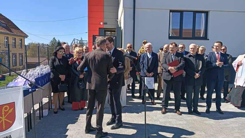 Urzędowe otwarcie z pompą  zdjęcie nr 346264