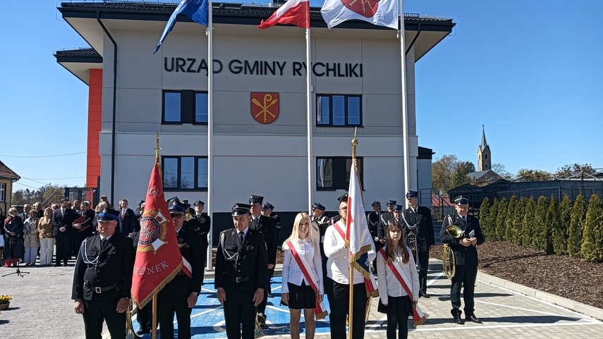 Urzędowe otwarcie z pompą  zdjęcie nr 346259