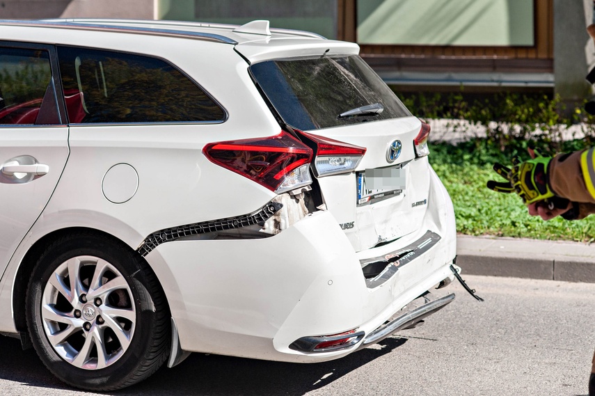 Nieostrożność przyczyną stłuczki zdjęcie nr 346352