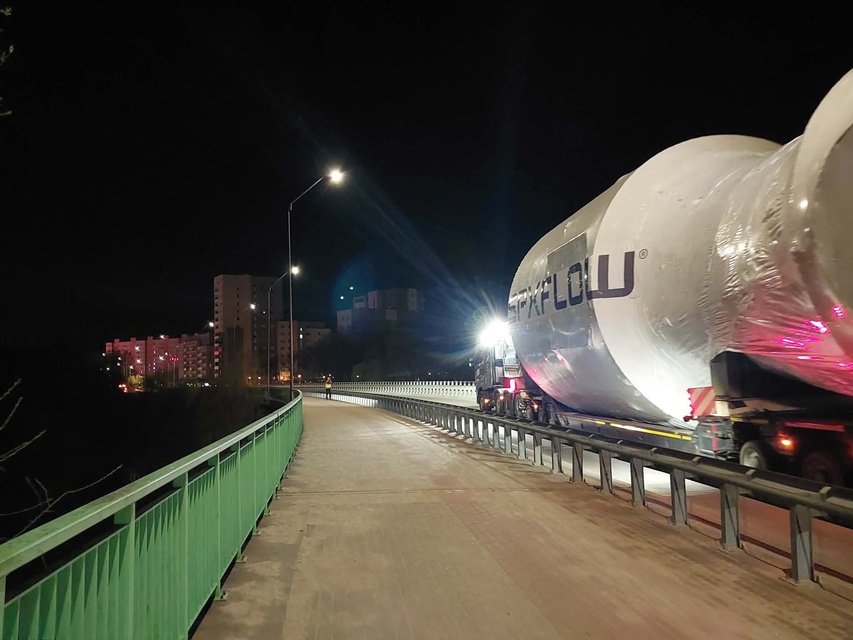 Wyjątkowy ładunek w porcie  zdjęcie nr 346358