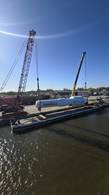 Wyjątkowy ładunek w porcie  zdjęcie nr 346357