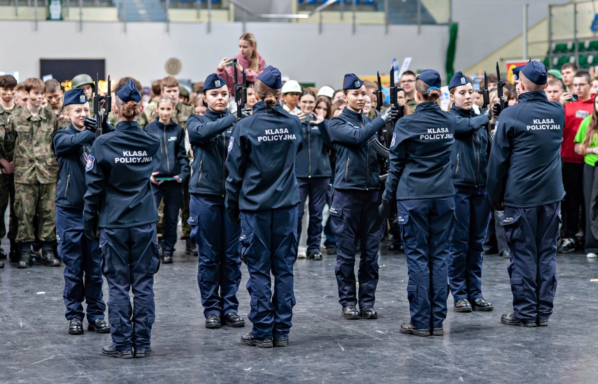 Młodzież szuka swojej przyszłości zdjęcie nr 346403