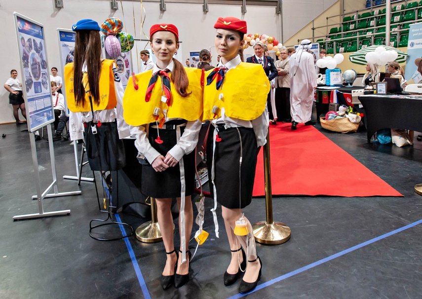 Młodzież szuka swojej przyszłości zdjęcie nr 346398