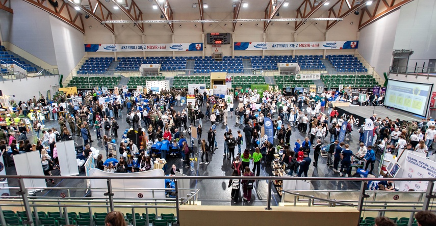 Młodzież szuka swojej przyszłości zdjęcie nr 346371