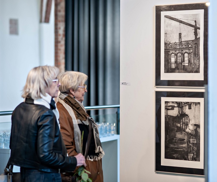 Absolwenci zaprezentowali swoją twórczość zdjęcie nr 346468