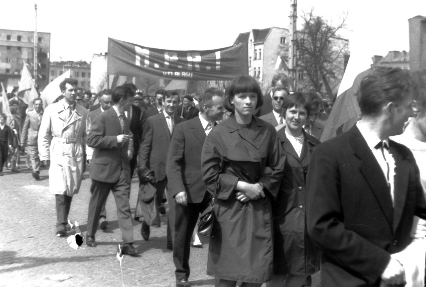 W pierwszomajowym pochodzie zdjęcie nr 346630