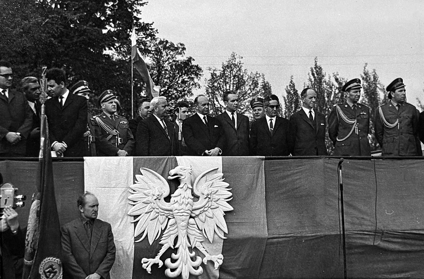 W pierwszomajowym pochodzie zdjęcie nr 346651