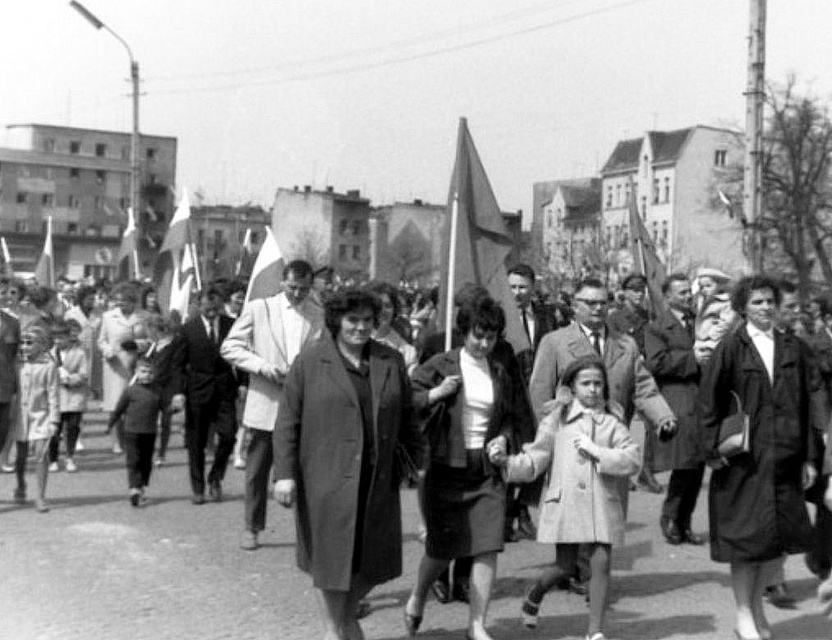 W pierwszomajowym pochodzie zdjęcie nr 346634