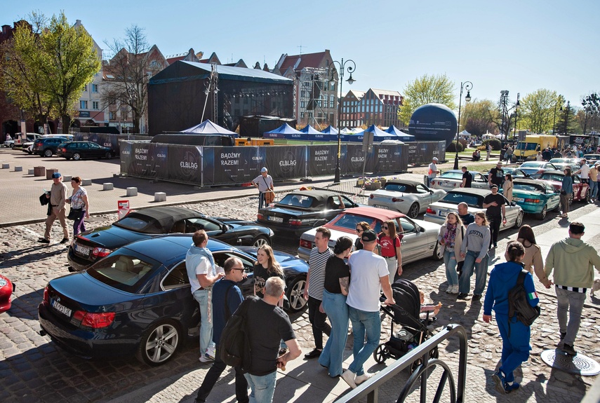 Kabriolety na Starym Mieście zdjęcie nr 347169