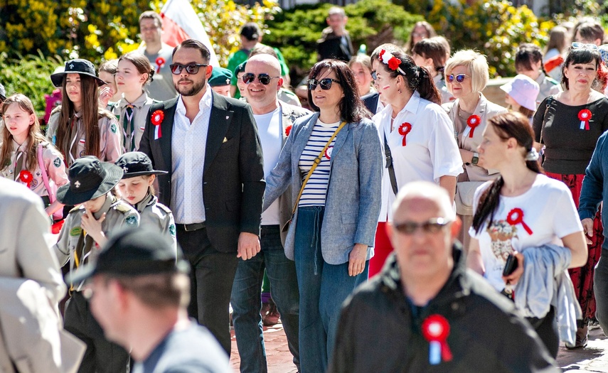 Biało-czerwony marsz przeszedł przez Stare Miasto zdjęcie nr 347185