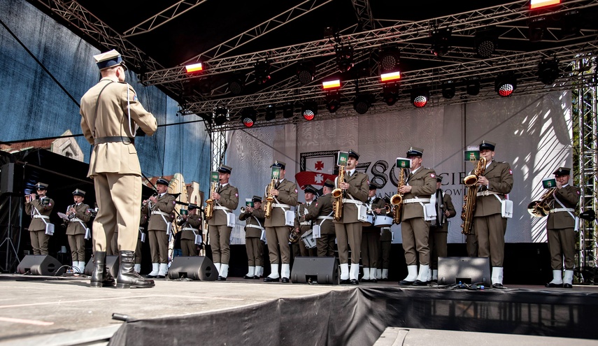 Uczcili rocznicę uchwalenia konstytucji zdjęcie nr 347279