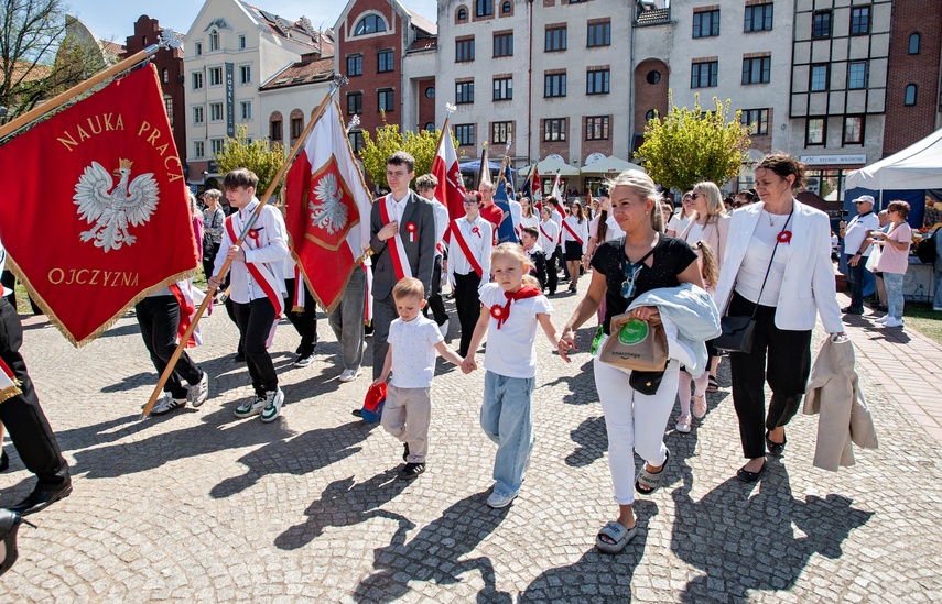 Uczcili rocznicę uchwalenia konstytucji zdjęcie nr 347253