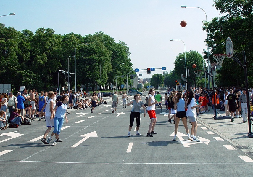 Trasą ku świetlanej przyszłości zdjęcie nr 347302