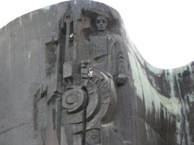 Pomnik na Placu Konstytucji zdjęcie nr 28014