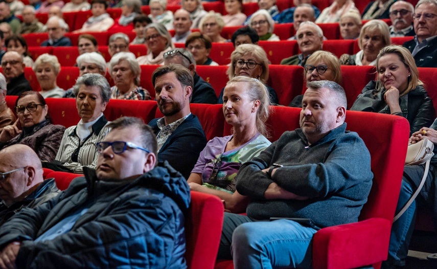 Pożegnali Elbląg na dużym ekranie zdjęcie nr 347375