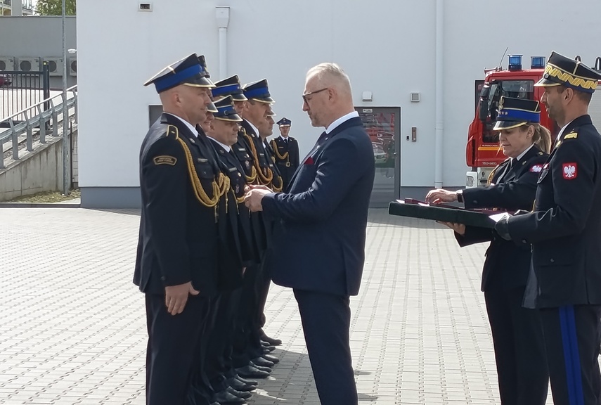 Świętowanie z nową halą do obrony cywilnej zdjęcie nr 347445