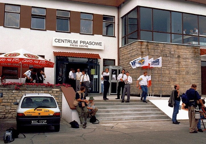 Papież na lotnisku (w obiektywie Henryka Myślińskiego) zdjęcie nr 347572