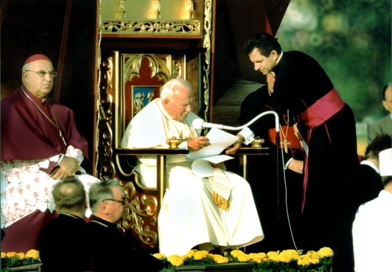 Papież na lotnisku (w obiektywie Henryka Myślińskiego) zdjęcie nr 347597