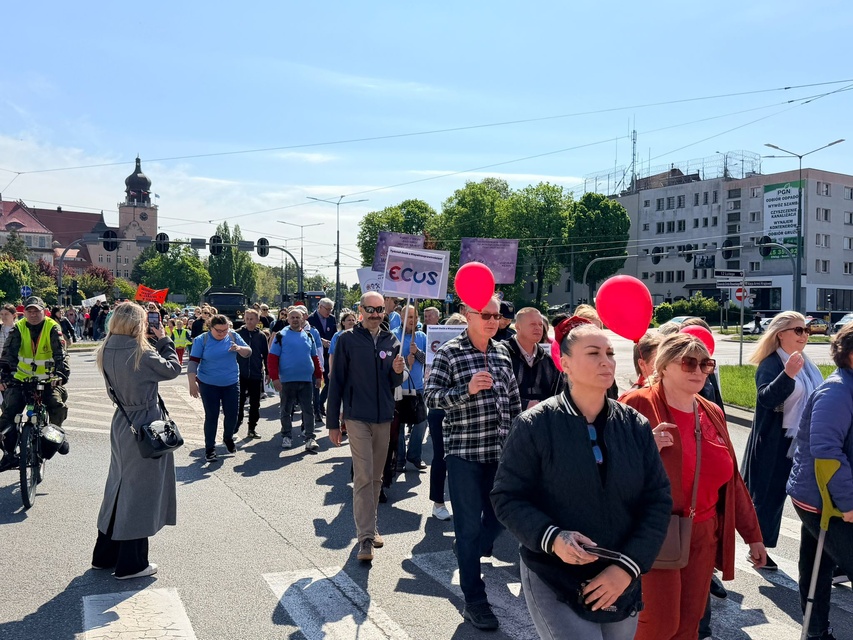 Przemaszerowali przez miasto, promując integrację zdjęcie nr 348119