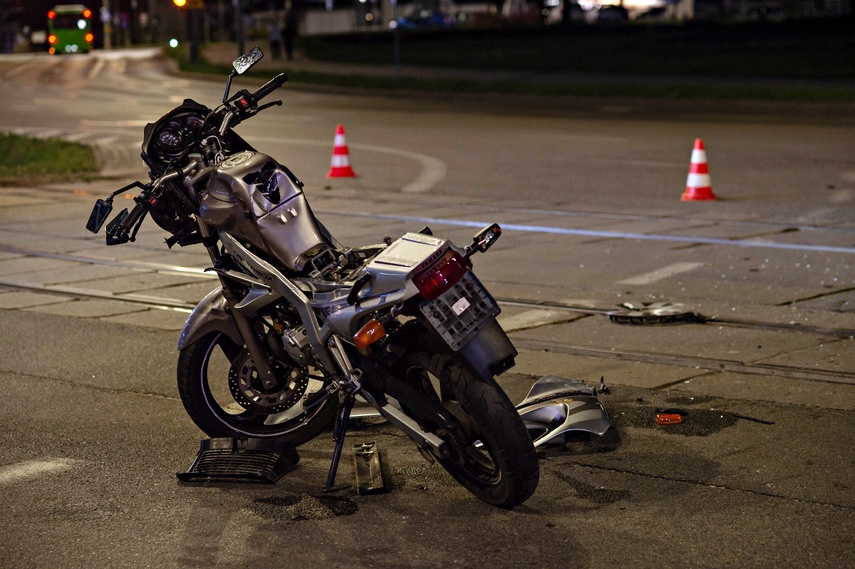 Citroenem uderzył w motocyklistę zdjęcie nr 348226