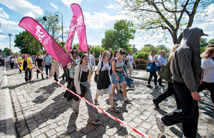 Studenci z kluczami miasta zdjęcie nr 348290