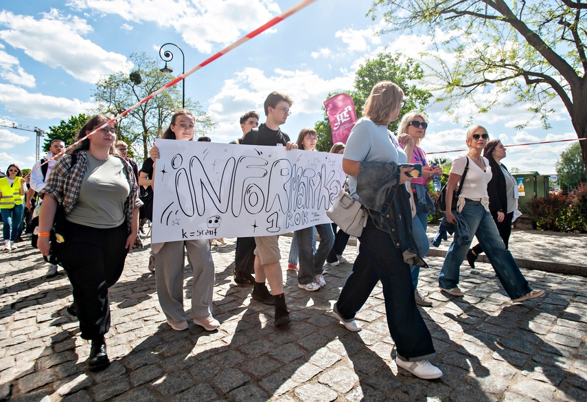 Studenci z kluczami miasta zdjęcie nr 348291