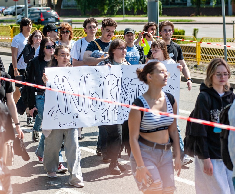 Studenci z kluczami miasta zdjęcie nr 348265