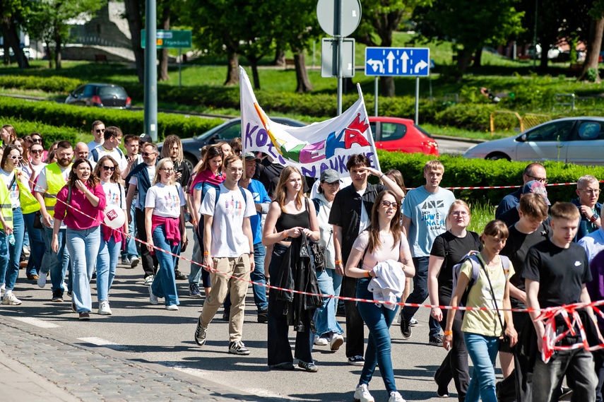 Studenci z kluczami miasta zdjęcie nr 348285