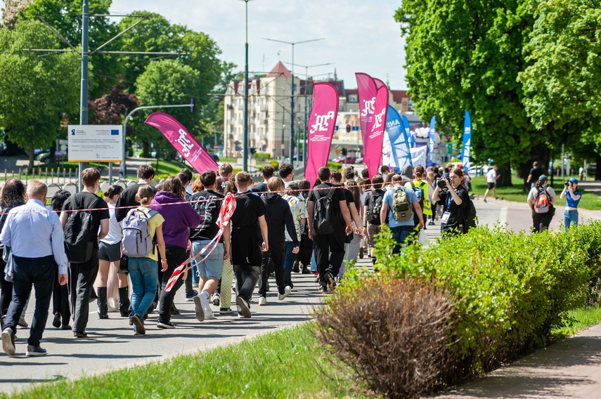 Studenci z kluczami miasta zdjęcie nr 348271