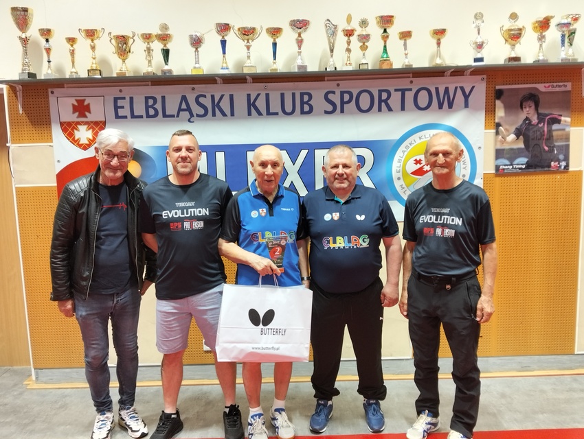 ESK Nestora i Paweł Gołębiewski, przewodniczący Kom. Rewizyjnej Mlexera Elbląg