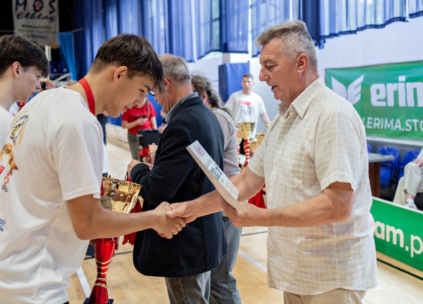Elbląg ponownie stolicą szkolnego unihokeja zdjęcie nr 349086