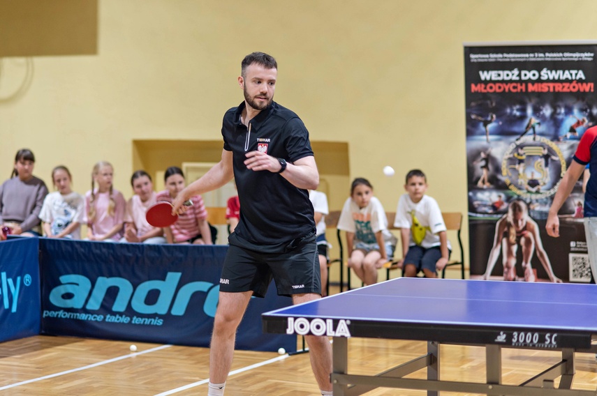 Jakub Dyjas zachęcał do tenisa stołowego zdjęcie nr 349996