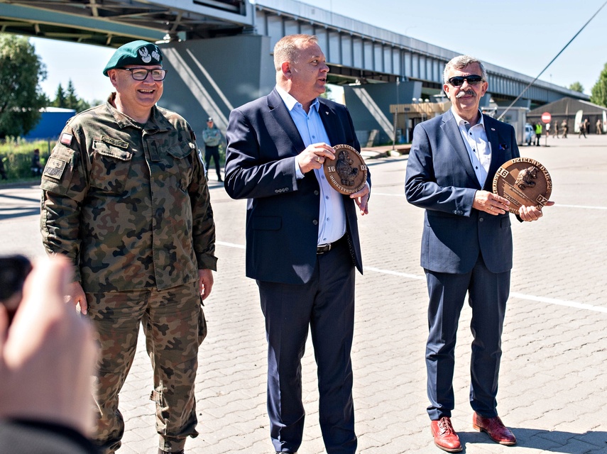 Legwany i Apacze w elbląskim porcie zdjęcie nr 350515